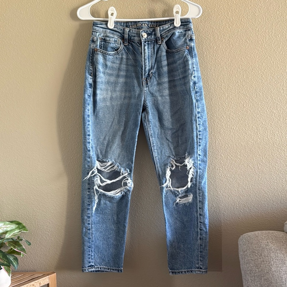 American Eagle Ripped Mom Jean